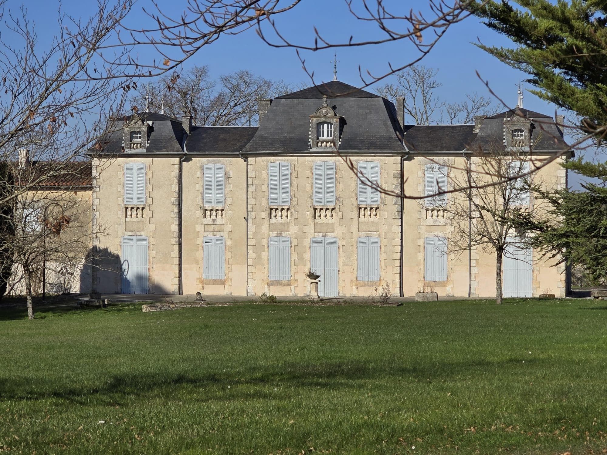 le Logis de La Bernarde (St-Amant-de-Boixe)